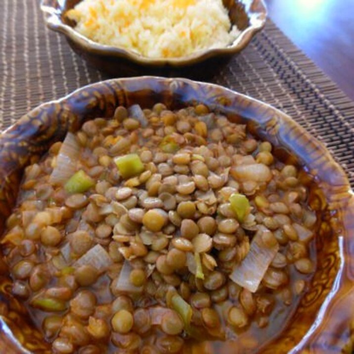 トルコ家庭料理★黒い稲妻(緑レンズ豆の煮込み)